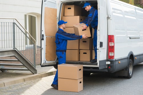 Storage unit organization in Sipson for household belongings